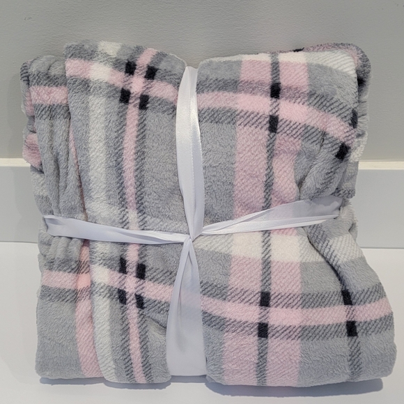 Pink and Gray Plaid Blanket - Picture 4 of 6